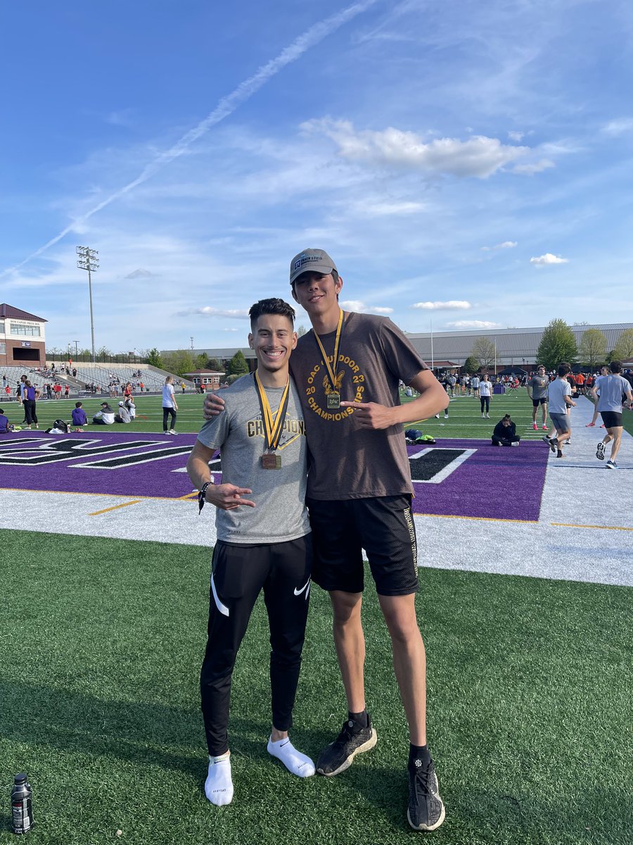 BlueDevilJumps's tweet photo. Dear OAC,
You’re welcome.
Love,
Amherst

But really. Incredibly proud of these two former comets. Christian started the day winning high jump with a pr of 2.05, which puts him in a tie for # 7 in D3. Then Dominic won the 400m hurdles in a pr of 53.48, currently ranking him # 15- https://t.co/iDSnsQgyfq