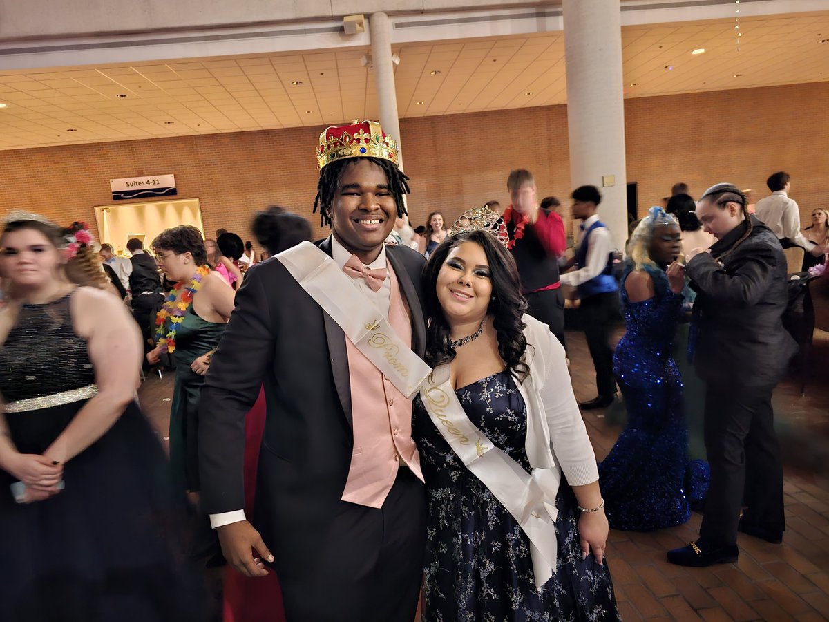 shenderson574's tweet photo. Congratulations to @SBRileyhigh 2023 Prom King & Queen Mr. Juhan Taylor & Ms. Kaylah Woods. #King2023 #Queen2023 #Safeprom #GoWildcats https://t.co/jC9ADQqu4b