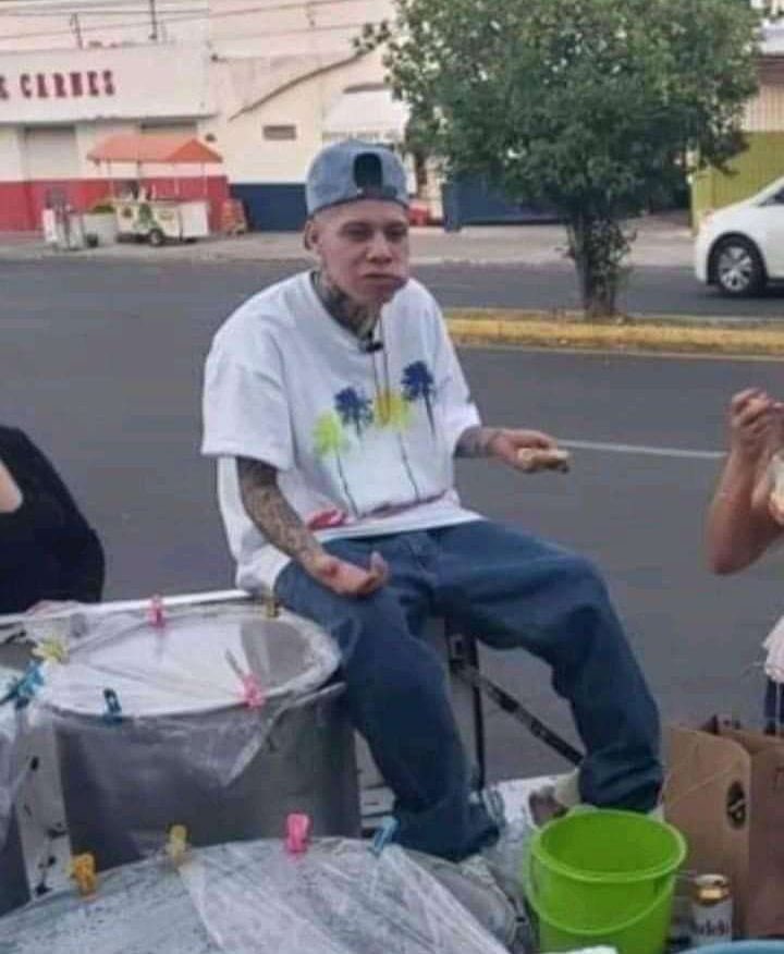 Y en eso la morra que me dice: “Estoy embarazada de ti”, y que le digo no mames yo ya nací.