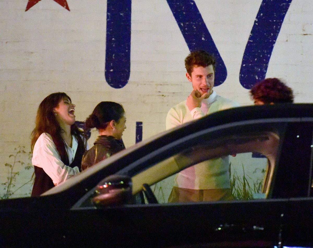 CCLMIDIAS's tweet photo. 📸 | Camila Cabello, Liza Koshy, Alok e Shawn Mendes em Los Angeles recentemente! https://t.co/eVRRpKQxtx