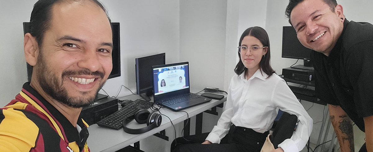 OctavoRaziel's tweet photo. A Fer y a Paulina, les felicito y aplaudo por haber obtenido un segundo lugar en su grupo, dentro de #ONUSEMS, y cada uno de sus compañeros el enorme esfuerzo por participar, y reconozco a sus profesores, tanto a Alan como a la maestra Ana Margarita, por asesorar impecablemente. https://t.co/RNJZPh2r7B