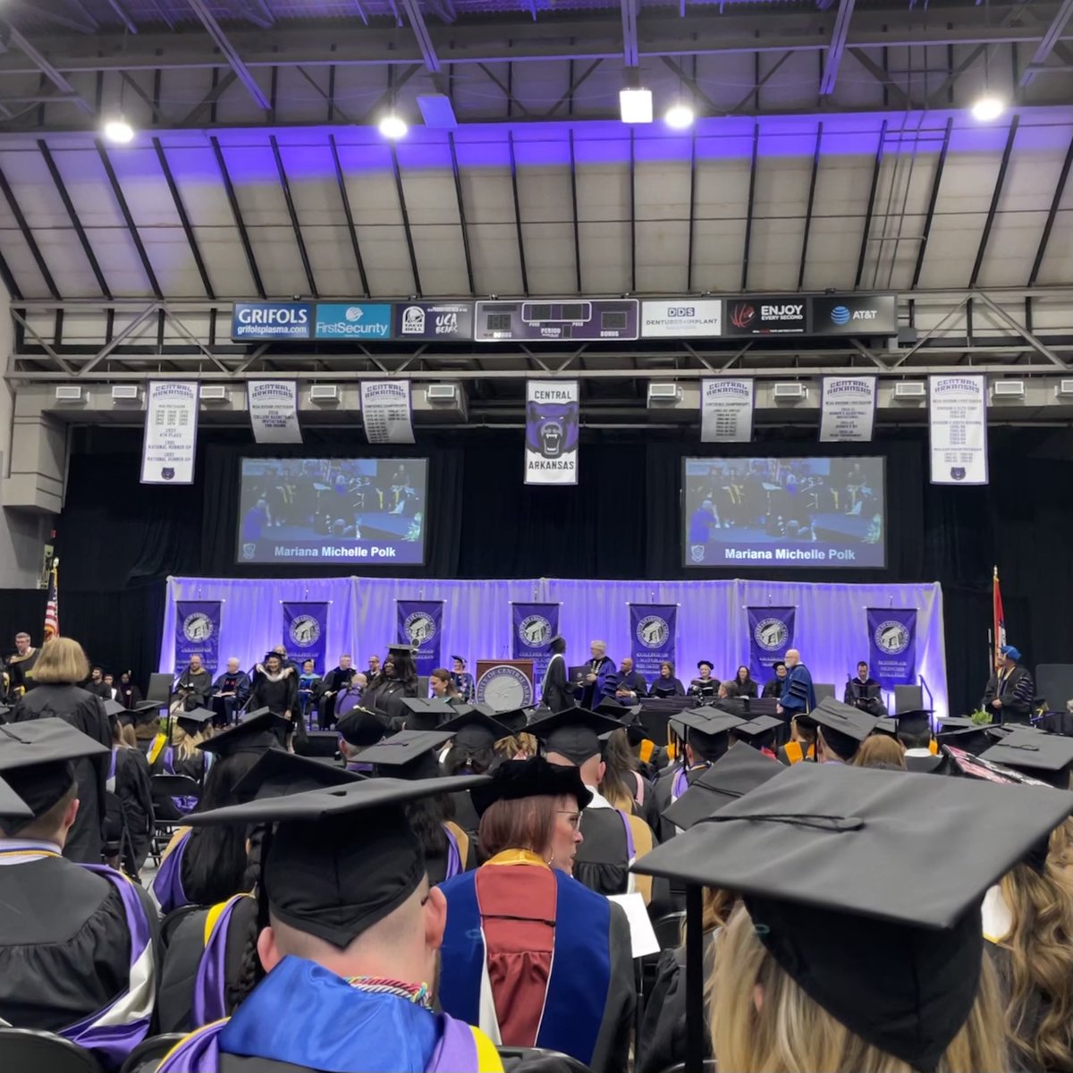 Congrats to all the amazing @UCA_EXSS Sport Mgmt Master's students graduating today! 🎉
You are now ready to make a positive impact on the sport industry around the world! Keep pushing the boundaries and making a difference! Go Bears! @UCAGradSchool #SportMgmt 🎓👨‍🎓👩‍🎓