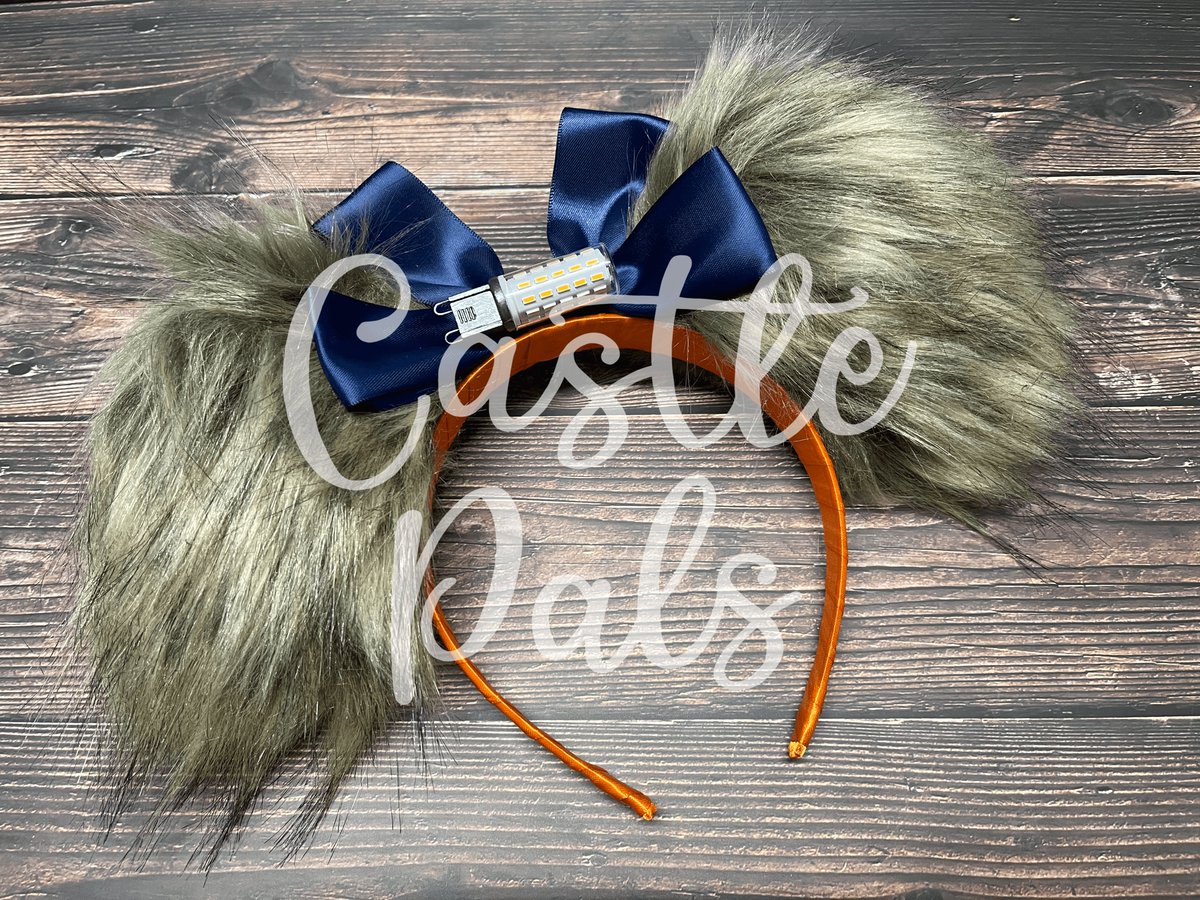 CastlePals's tweet photo. We’re ready to hear more of Rocket’s backstory, even if it comes with an extra large dose of emotional damage. How about you? 🥲
🦝 You can find our Rocket Raccoon ears, along with his best bud Groot, in our shop now!
#castlepals #disneyship #GuardiansOfTheGalaxyVol3  #Rocket https://t.co/eBjgbCCJ9H