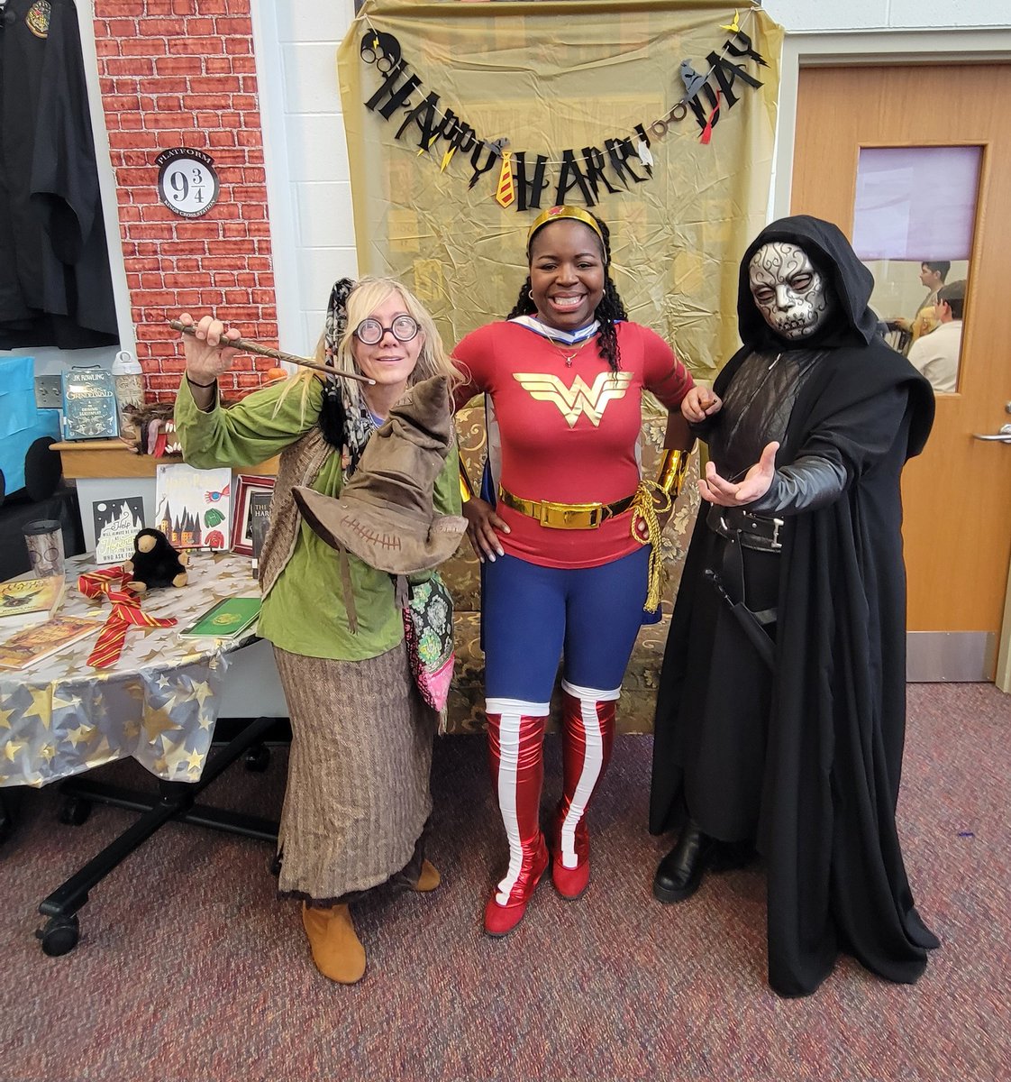 Library Lady, MLIS tweet media