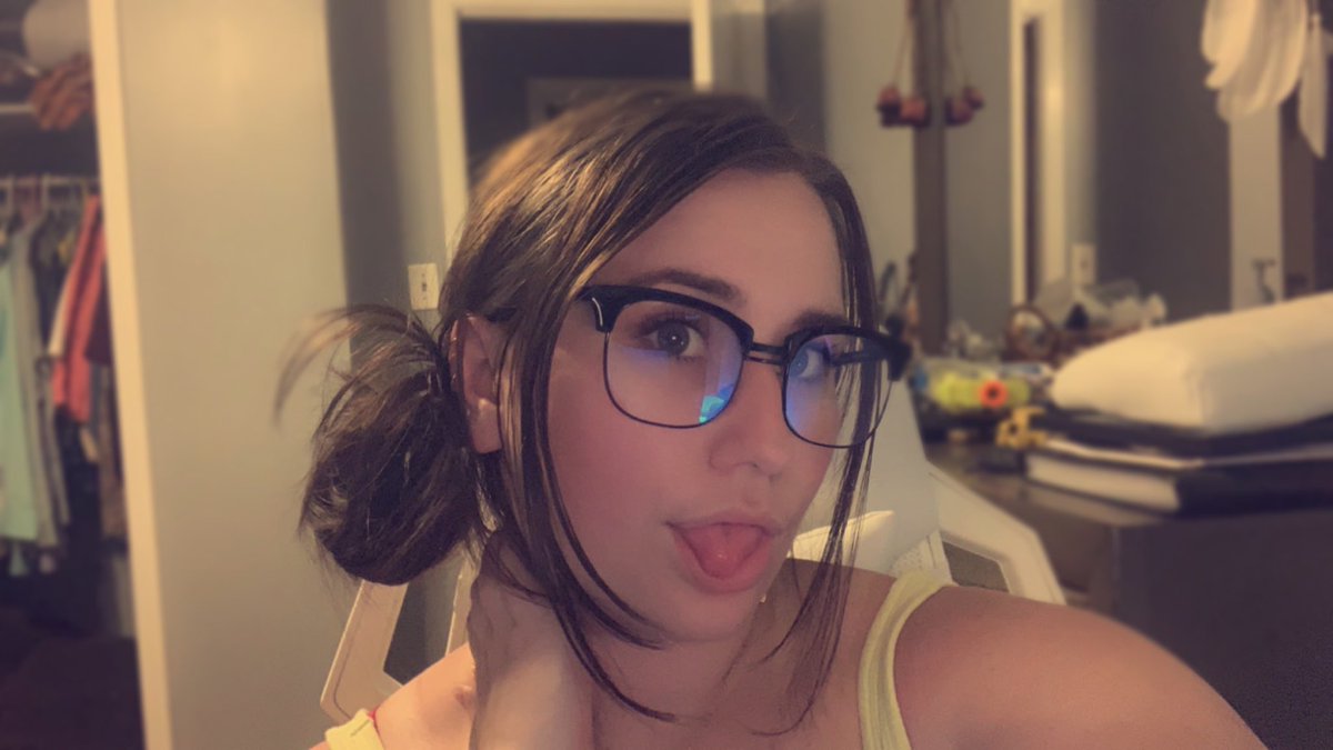 eryykkaaa's tweet photo. Going live!!! https://t.co/btw8RQCBZQ