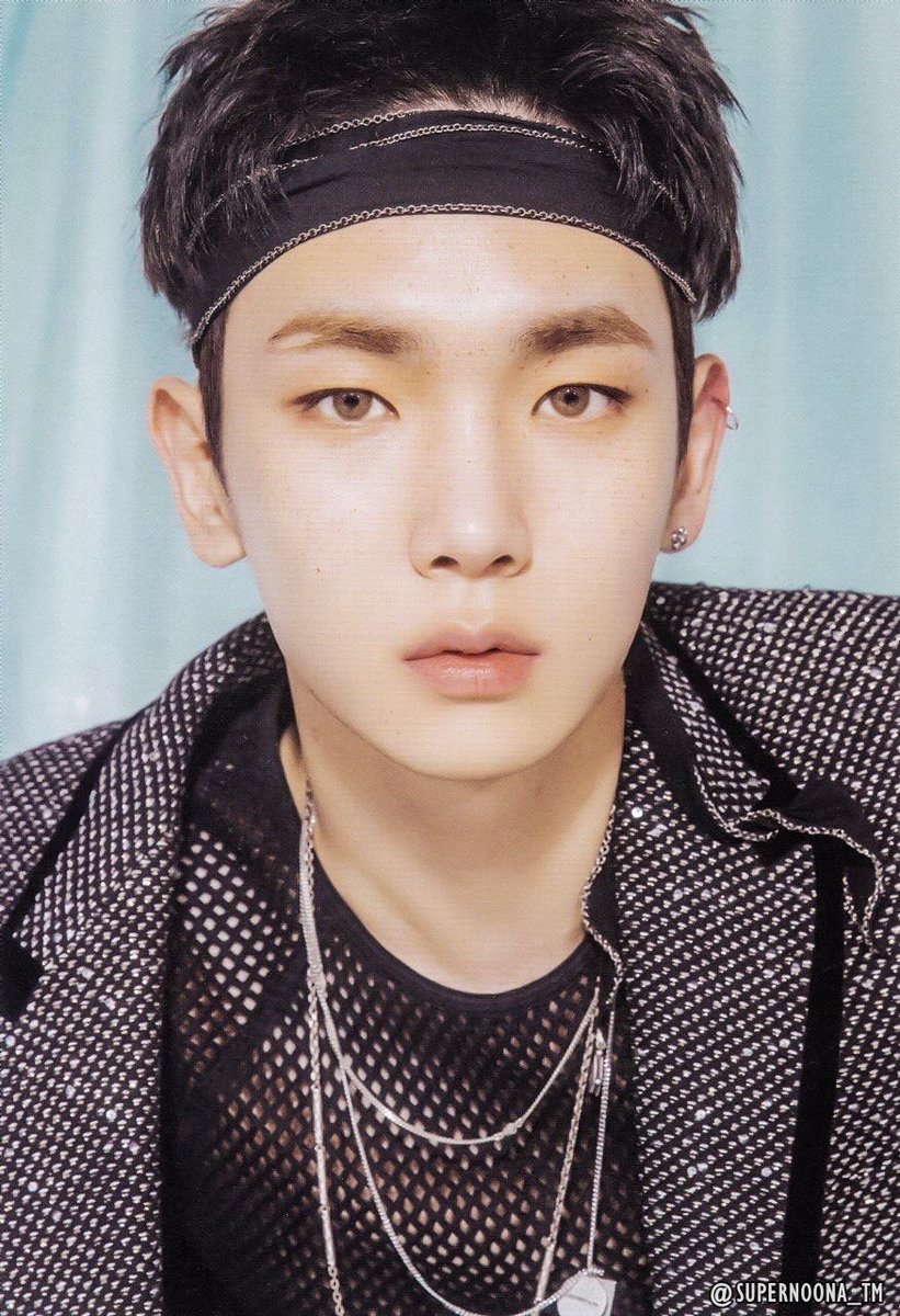 soffo_tof's tweet photo. Wondering if it will be short, shorter or the shortest 

I love them all 
#kibum #kibs #bummie #key https://t.co/rZtBQ2W5Hi