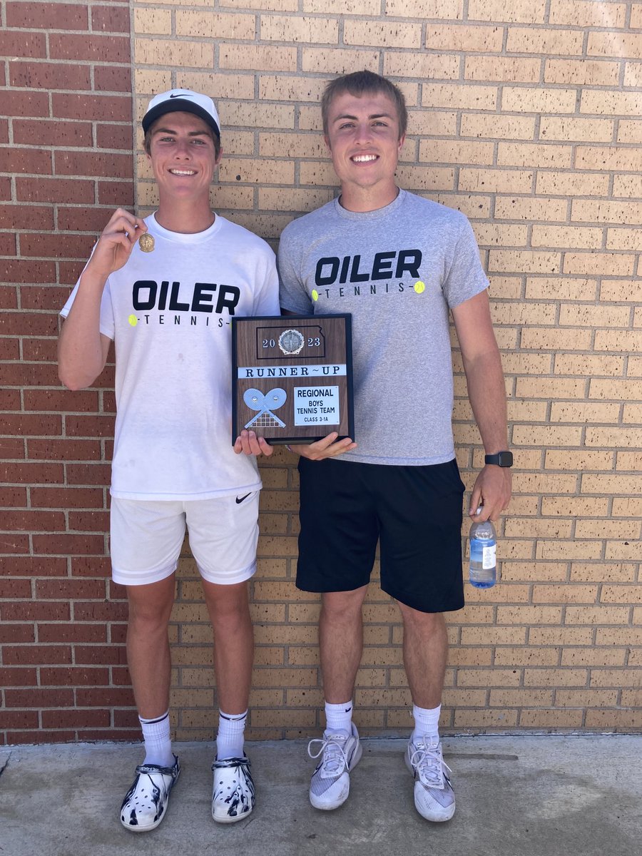 lryancp's tweet photo. State Tennis here we come! Proud of these guys! https://t.co/GZIxbXPlxQ