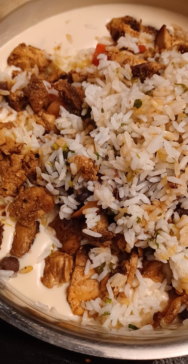 DraeTargaryen's tweet image. My #ChipotleHack 
¡Rice Bowl Nachos! 🥳🇲🇽🍚🔥