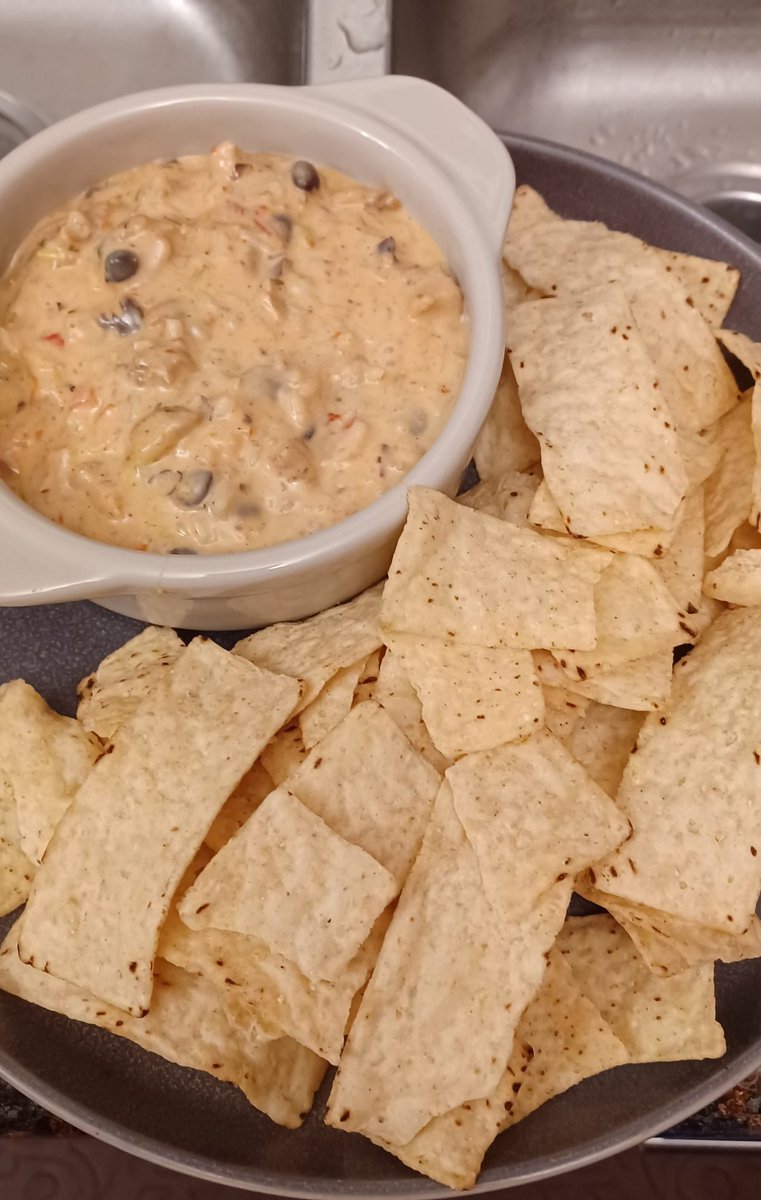 DraeTargaryen's tweet image. My #ChipotleHack 
¡Rice Bowl Nachos! 🥳🇲🇽🍚🔥