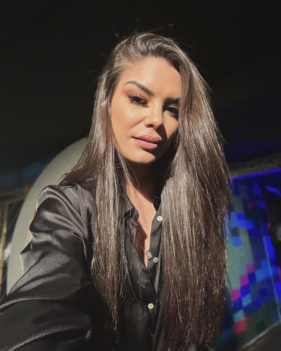 DayeLara's tweet photo. até na palavra #EXQUECEU, tem EX, tem EU 😏 https://t.co/wl9imjLDmA