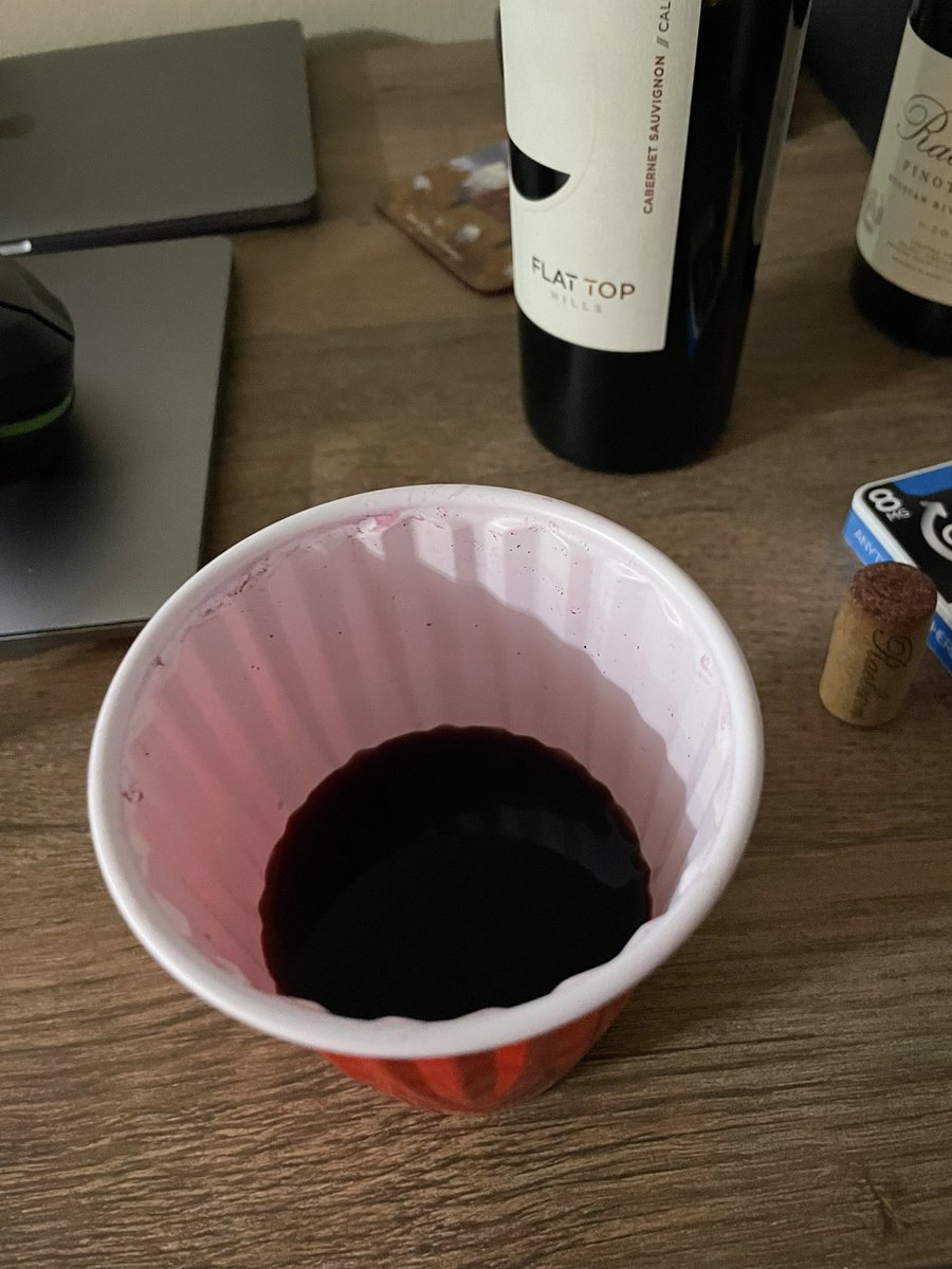 reddogballz's tweet photo. Nothing like smelling your own farts and drinking lukewarm cab @heatdaddy69420 https://t.co/GUfrtiCV45