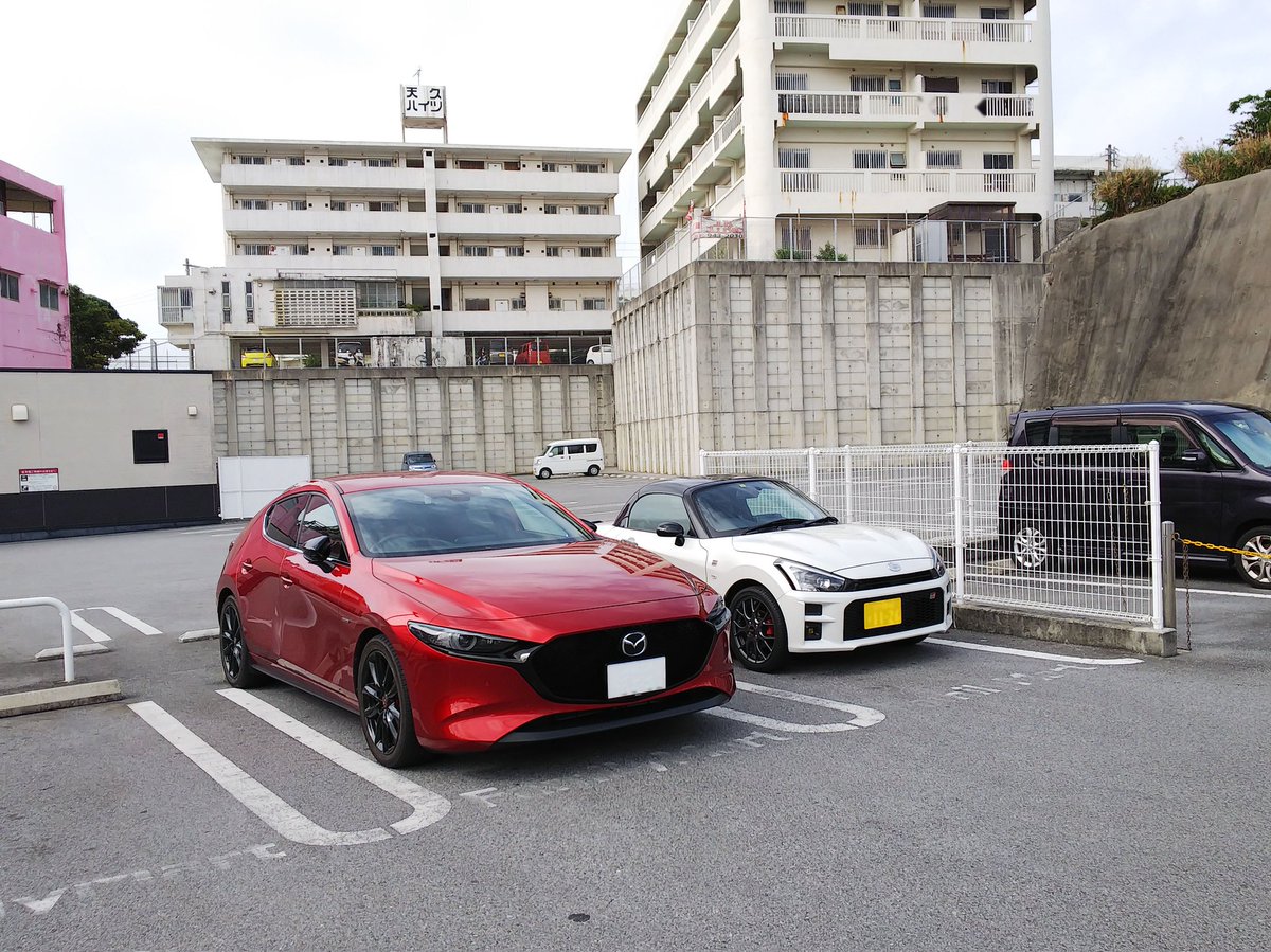 ojarumaro2017's tweet photo. 今日はお友達とツーリングドライブ🎶🚗💨🎶

#MAZDA3
#GRCopen https://t.co/X7GCDC7ERc