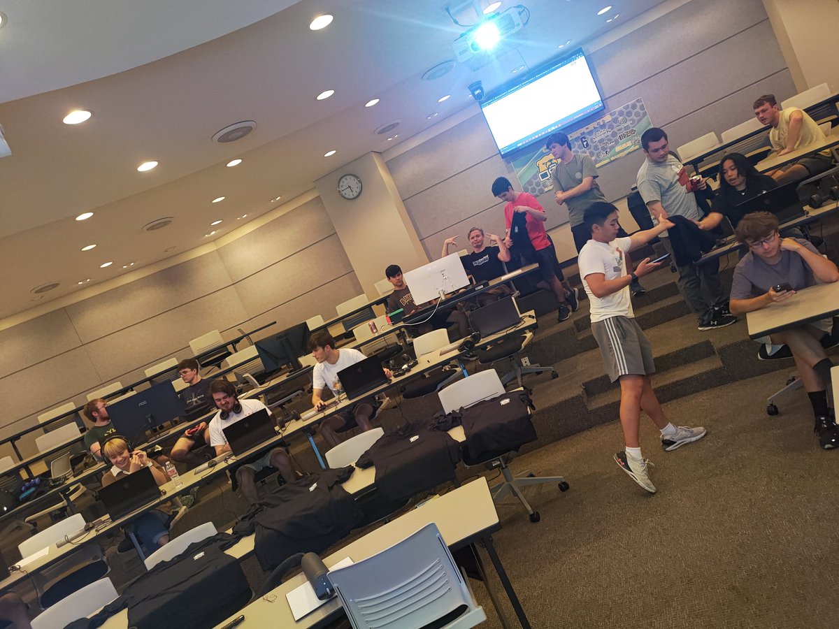 Oso_Esports's tweet photo. Good turnout for our event today thanks for all of you who cam out! https://t.co/DwH1SXCL5D