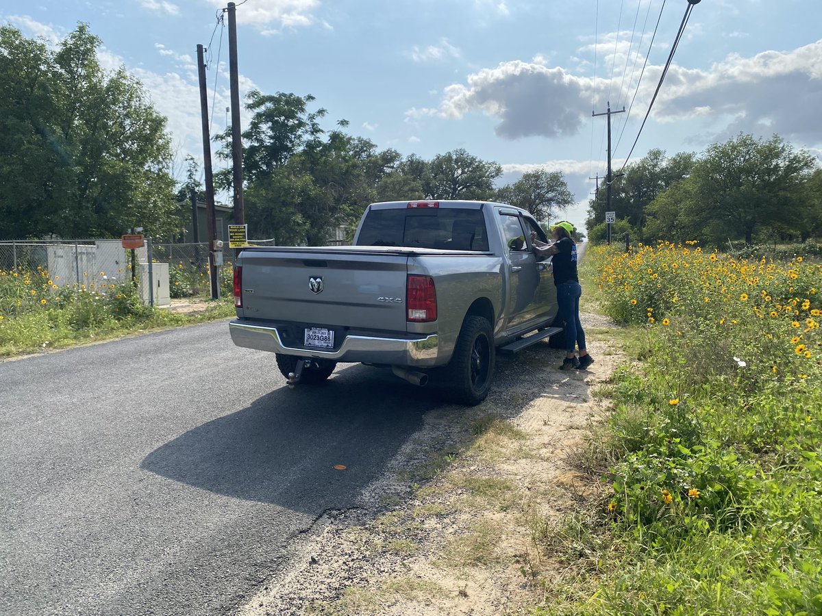 The @StxMavericks making it happen today!!! This community has been waiting for #ATTFiber for a long time and it’s finally here! @STXFiberFlex @FiberOscar_STX @NancyA_SATX @JeremiahSchmit5