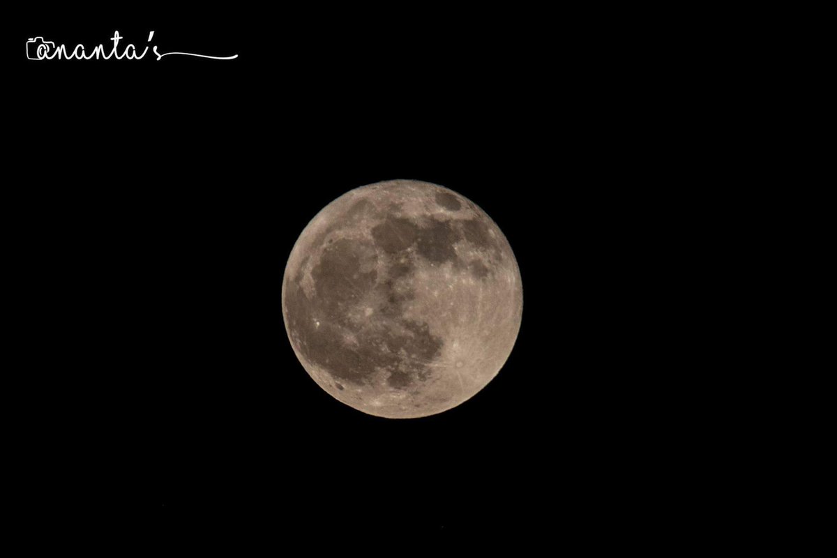 full moon
1st lunar eclipse of 2023 
#fullmoon #moon #canada #toronto #moonlight #luna #photography #astrology #newmoon #moonlovers #moonphotography #nightphotography #meditation #supermoon #ananta #anantabhandari #anantabhandariphotography #yourphotographer #netgeoyourshot