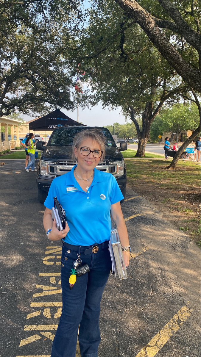 CarrizalesJudy's tweet image. Cinco De Mayo Fiber Fiesta with SA West and SA East! So much success with this first micro trench build in San Antonio! @tony_stx @keith_turgeon @jessermontez #STXFiberFlex