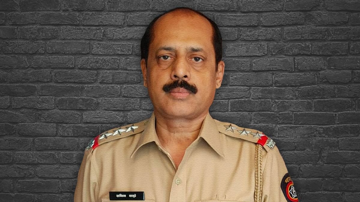 tandav29257392's tweet photo. CBI explain the stun gun marks on Sushant's neck
@CBIHeadquarters 

Who killed Sushant? @PMOIndia @HMOIndia 

Has CBI recorded statements from 
Sachin Vaze, Abhishek Trimukhe, Param Bir Singh❓

#JusticeForSushantSinghRajput 

Mumbai Police Role In SSR Case https://t.co/978PzS81Sd