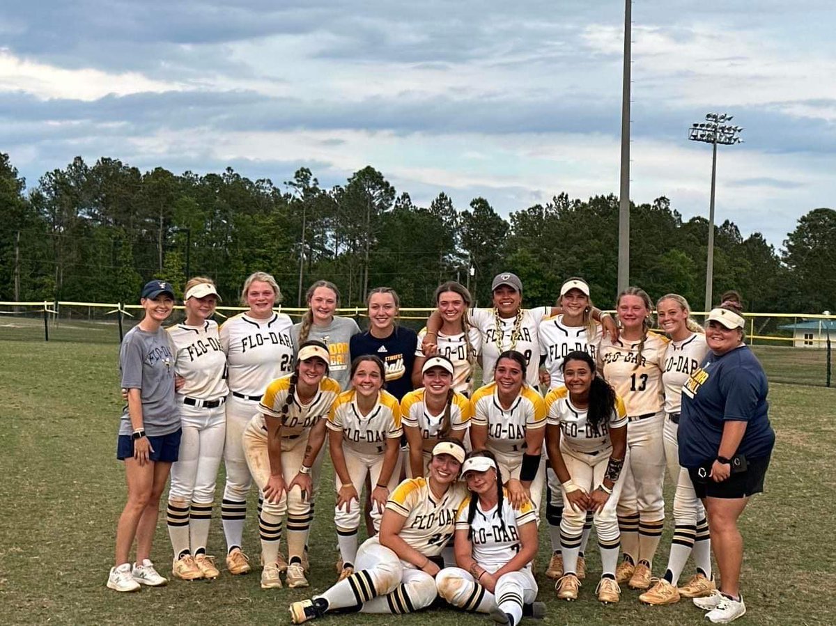 TechSoftball's tweet photo. The Lady Stingers conclude their season tonight, finishing with an overall record of 25-22. We’re so proud of our student athletes and look forward to next season! 🥎🐝 https://t.co/JtRrzaNFpg