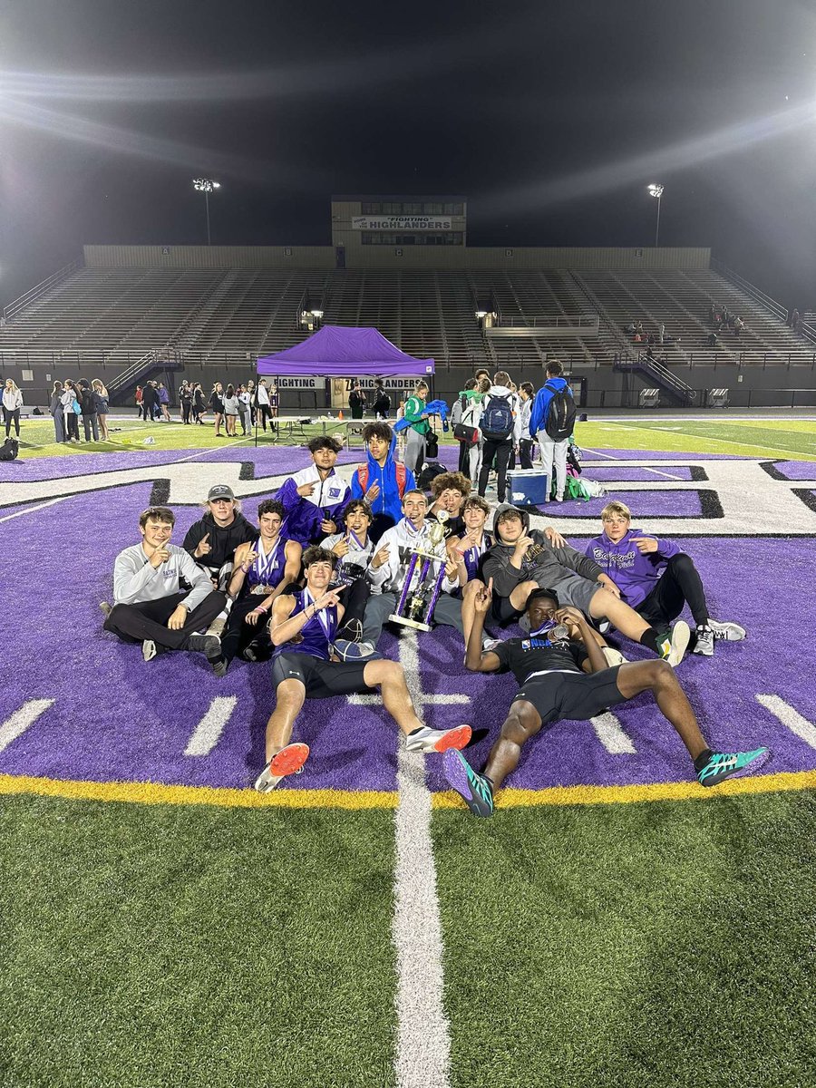 andrxwbxrrxtt's tweet photo. Great PR day at the Baldwin Invitational
4:28 full mile ➡️ 4:27 converted to 1600
1:59.11 exact 800m split in 4x800m
(line to line as lead leg)
52.09 4x400m split and team PR at 3:29.47 ranking us 7th in WPIAL‼️
Also got that team W out of 70 teams https://t.co/1QygmlbYrJ