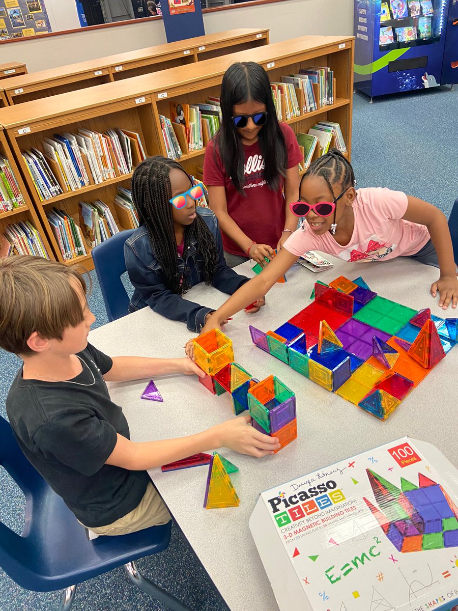 MrsStockton_'s tweet photo. 4th grade MakerSpace in the library. I love seeing all the different things the kids make using the same supplies! @duryeaschool https://t.co/pPUCcu9JAK