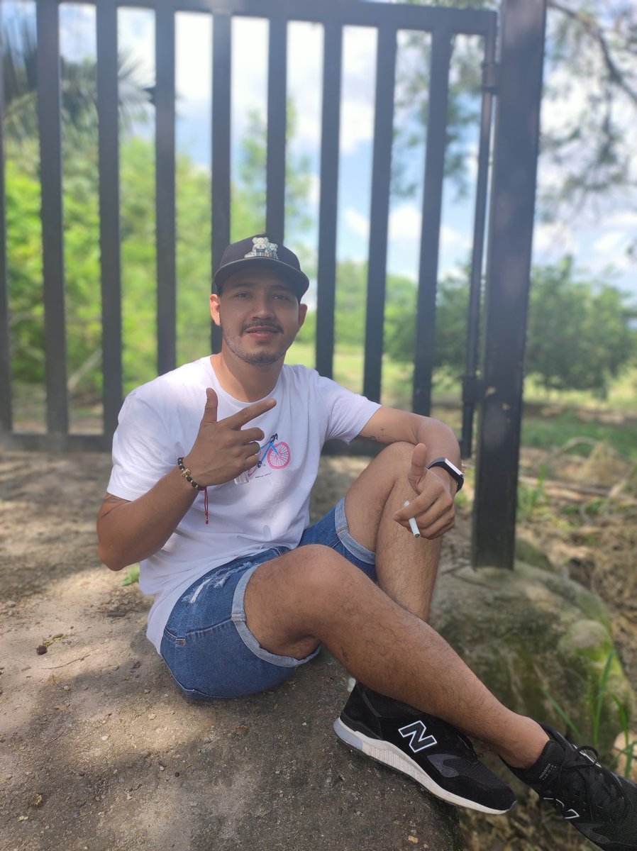 juansbas31's tweet photo. ☘️👽 https://t.co/80humCBG7v