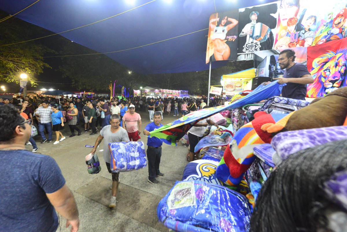 DiarioPresente's tweet photo. #FeriaTabasco2023🌺 'Viernes de feria'; A pesar del calor, hoy los tabasqueños disfrutan de esta noche con #Box, #KarmitoJr, y muchas más atracciones dentro del #ParqueTabascoDoraMaría.
Vía: Carlos Castro
➡ https://t.co/LmtfwKRi00 https://t.co/36Dk7Udq09