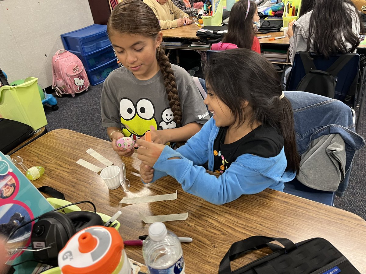 teachertbi's tweet photo. Working with our #RascalBuddies to make maracas for #CincoDeMayo out of plastic Easter eggs! #Rowlandrascals @micheleasprer https://t.co/8mAfUjsMij