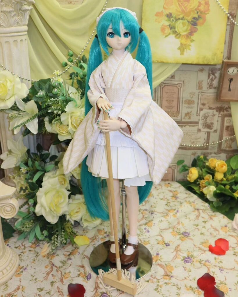 3939prpr's tweet photo. お掃除中のミクさん♪
#hatsunemiku #初音ミク #miku #ドルフィードリーム #dollfiedream #doll #ボークス広島ショールーム #お掃除 #volks #胡蝶小町 #和風メイド https://t.co/qpIA45QBDm https://t.co/39WKYVBmYP