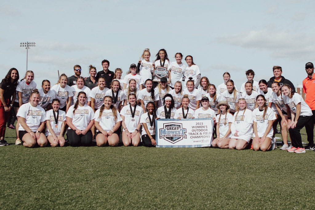 GreatMidwestAC's tweet photo. Your 2023 #GreatMidwest Women's Outdoor Track &amp; Field Champions, the @FindlayOilers! 🏆️ https://t.co/HJK2NvDbkf