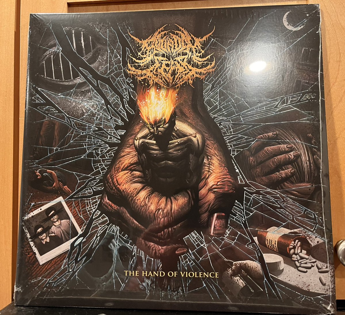 THEREALDREAGEN's tweet photo. Fucking stoked to get Bound in Fear’s The Hand of Violence, on vinyl. One the sickest Deathcore bands on the scene past and present. 🤘🏻🤘🏻🤘🏻#boundinfear #deathcore #metal #ヘヴィメタル #デスコア https://t.co/08KLUngBBa