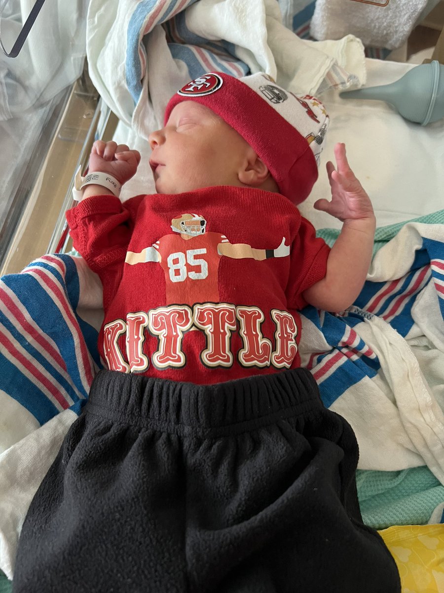 Rfelt3's tweet photo. @gkittle46 what do you think of your newest fan!!  Can’t wait for the season to start. https://t.co/I2EHckhu1o