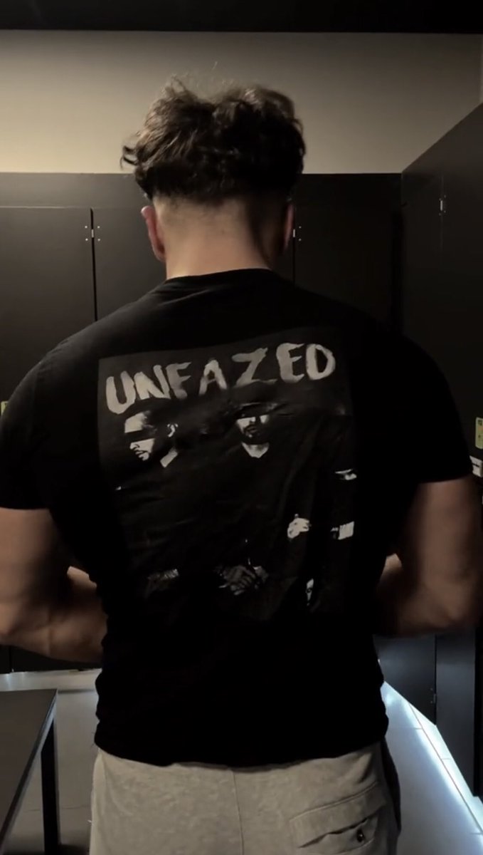 BlaydStore's tweet photo. @ReachTWR The shirt is crazy 😈 https://t.co/DZER9pTMrx