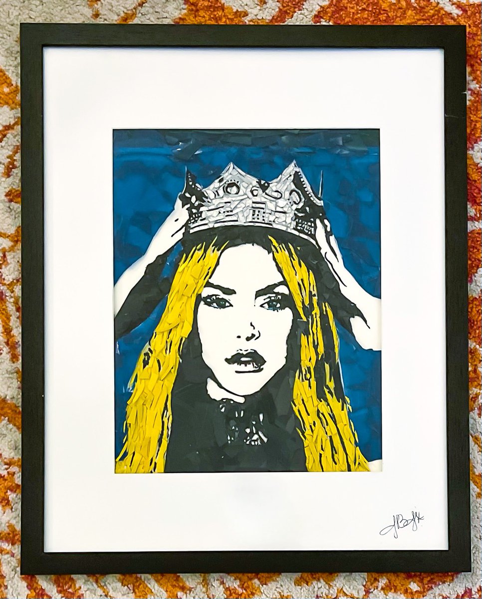 record_breakart's tweet photo. The queen @lala_kent  Made entirely of broken vinyl record and cd pieces. Thank you for reminding all of us to find our voice, stand up when needed and remember our worth. You’ve helped me more than you’ll ever know. ✨ #lalakent #VanderpumpRules https://t.co/Y4IuqJBX8u
