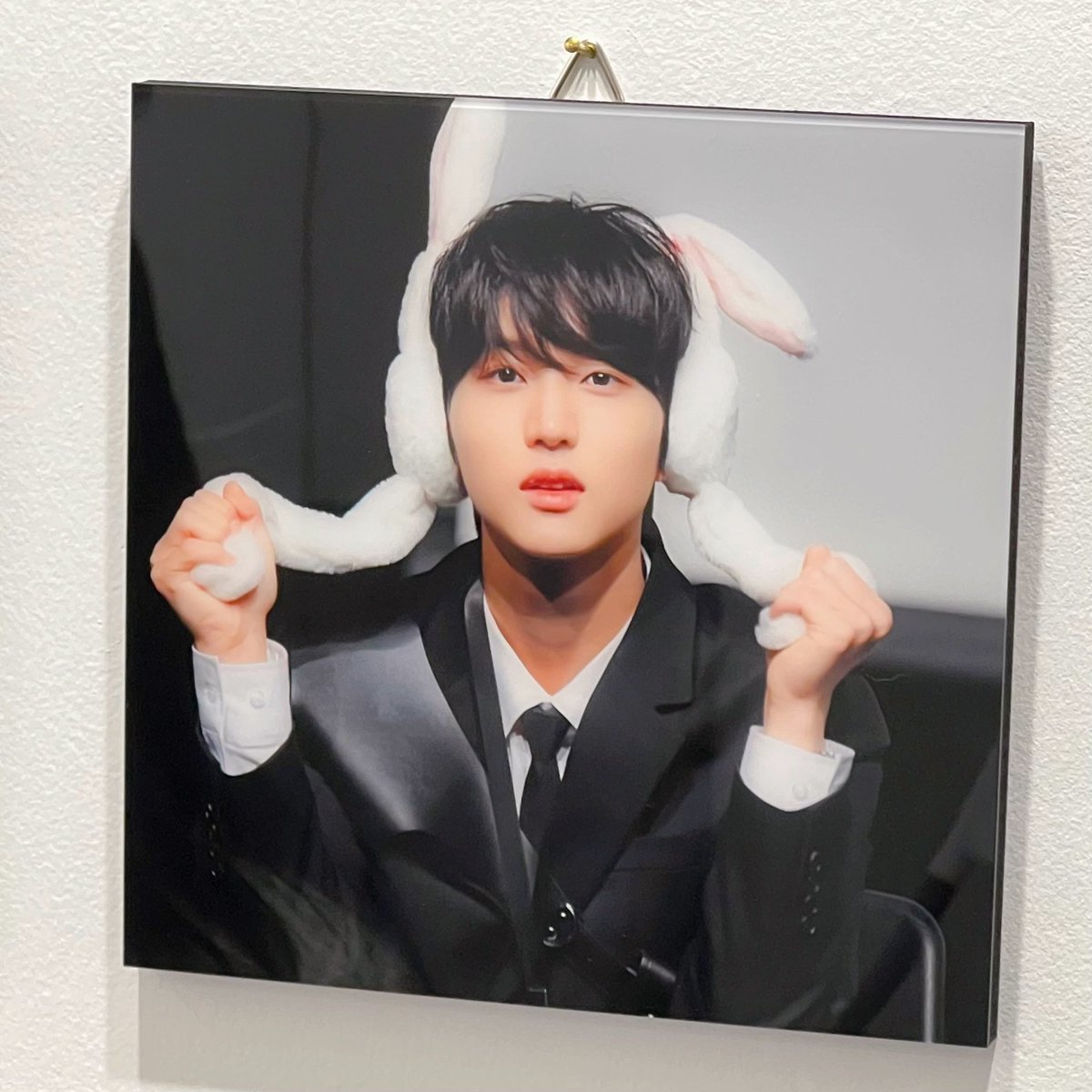 #in_our_time

루브르 가려면 어디로 가야되요?
ㄴ in our time 전시회장이요.

짱！기여운 HWI도 등장 ꔣ₊˚.

아, 내 친구들 나랑 똑같네..
ㄴ 귀여운 남자 좋아한다는 뜻.