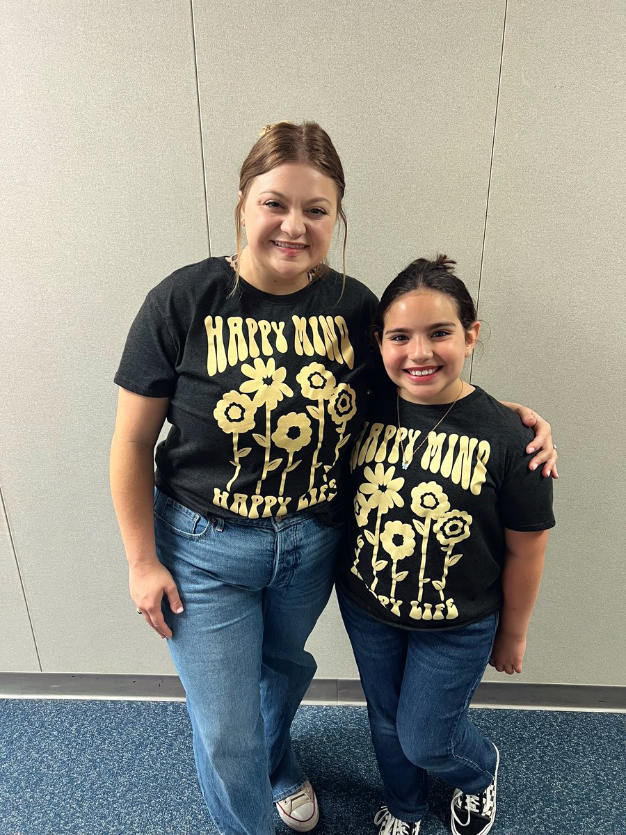 Erica Redwine (@mrsericaredwine) on Twitter photo Name a better student-teacher duo. I’ll wait🤷🏼♀️ <a href="/KirkElementary/">Kirk Elementary</a> Name a better student-teacher duo. I’ll wait🤷🏼♀️ <a href="/KirkElementary/">Kirk Elementary</a>