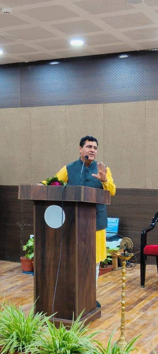 PravinM18240553's tweet photo. ���
#Source_Of_Energy For #Yogasana_Sports_Secretary General #NYSF Respected Dr. Jaideep Arya Ji 🙏🏻
at NS NIS,Patiala-Punjab
#KashiOfSports #YogasanaSports
#drjaideeparyaji #atnsnispatialapunjab #nationaljudgestrainingprogram #upysa #nysf #WorldYogasana
#sai #nsnis #patialapunjab https://t.co/aQZ346XPjZ