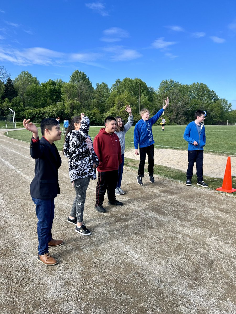 AngelRucciSLP's tweet photo. Teachers vs Students Races! Who do you think won? @MStolnis #AdaptedPE #PlaySkills #FreshAir #Exercise #Friendship #Teamwork #Inclusion #LifeSkills https://t.co/PRBUj6dfE5