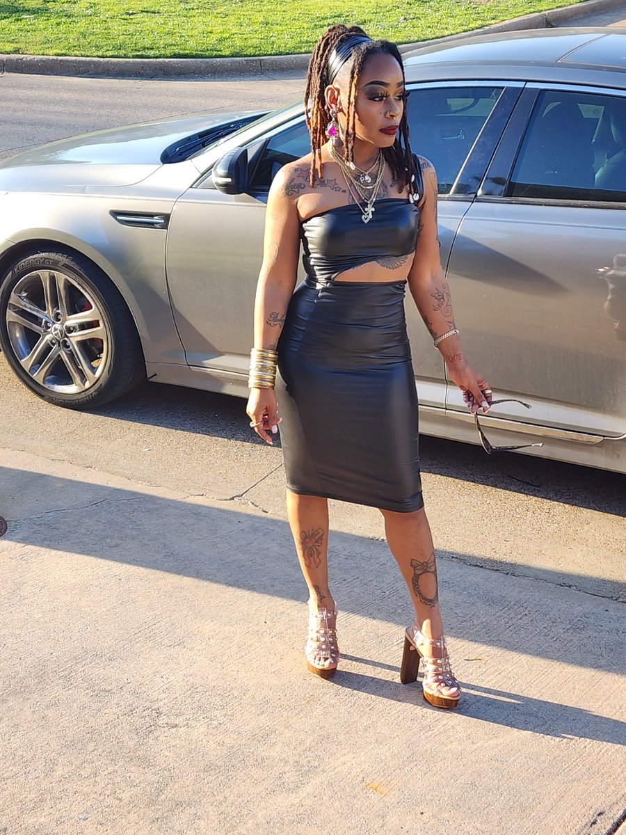 Exoticempress00's tweet photo. 35 & beautiful
#naturalist #naturallocs #naturalbeauty #naturalwoman https://t.co/x3BIMl91vD