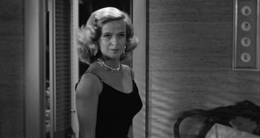 The adult Scout narrator of '#ToKillAMockingBird ' was Kim Stanley...incredible in 'Séance on a Wet Afternoon' Also starred in 'The Goddess,' a 1958 Chayefsky script about a megastar with a troubled personal life kind of creepily based on  then-current Marilyn Monroe #TCMParty