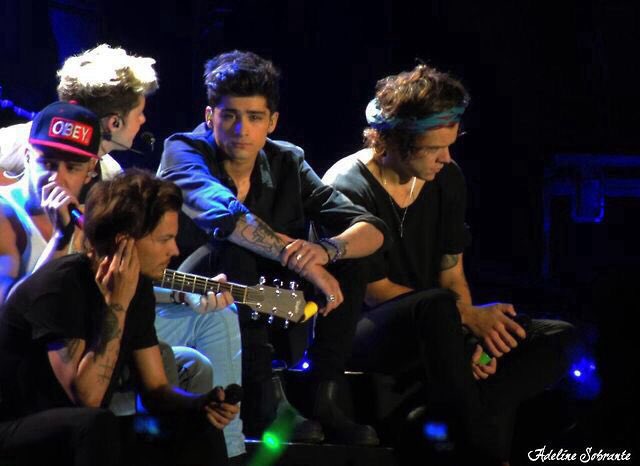 bas0fia's tweet photo. one direction en el estadio centenario porque hoy es 6 de mayo feriado nacional en la república oriental del uruguay https://t.co/N1aGTJj8u4