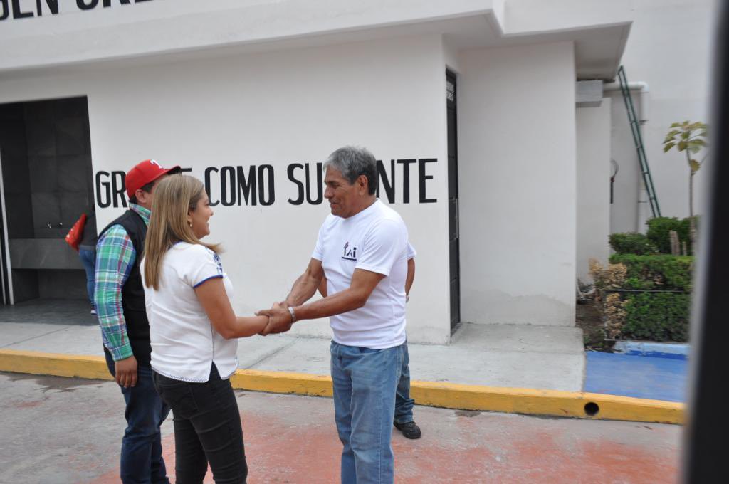 En uno de mis primeros recorridos por la alcaldía, acudí al campamento de imagen urbana a revisar las condiciones en las que trabajaba el personal de campo. Era verdaderamente indignante ver las regaderas y los baños, por eso me comprometí a arreglarlos. Hoy entregamos nuevos