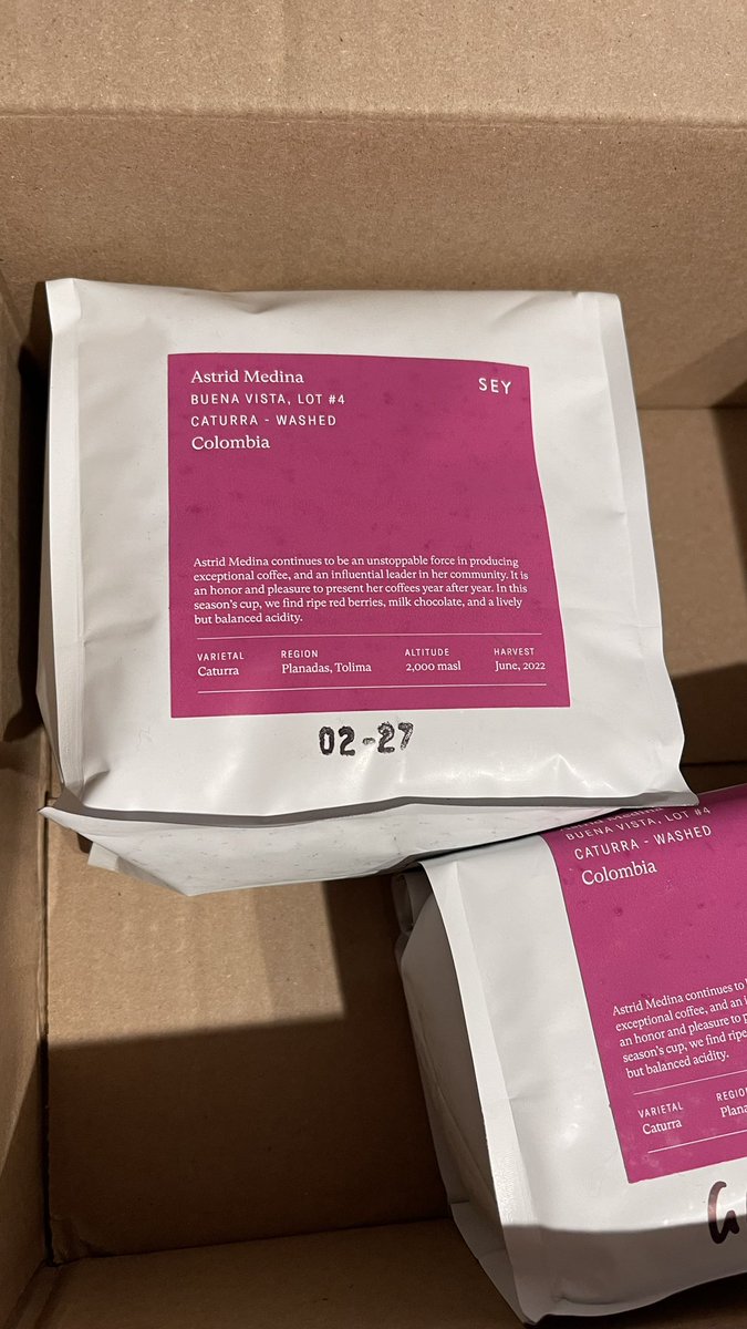 Early birds gathering tasting espresso brewing under 9 bars using  <a href="/lamarzocco/">La Marzocco</a> LevaX, tasting <a href="/Intelligentsia/">Intelligentsia Coffee</a> <a href="/seycoffee/">SEY COFFEE</a> and <a href="/OnyxCoffeeLab/">Onyx Coffee Lab</a> across <a href="/wafoespresso/">Wafo Espresso</a> baskets
“SHOT THRU WAFO ONLY”