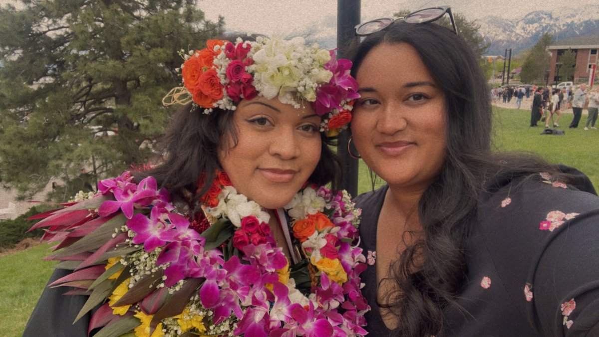 latik91's tweet photo. My sister graduated college today with a bachelors!!!!! #FirstGenerationCollegeGraduate https://t.co/gmmf0cTX6b