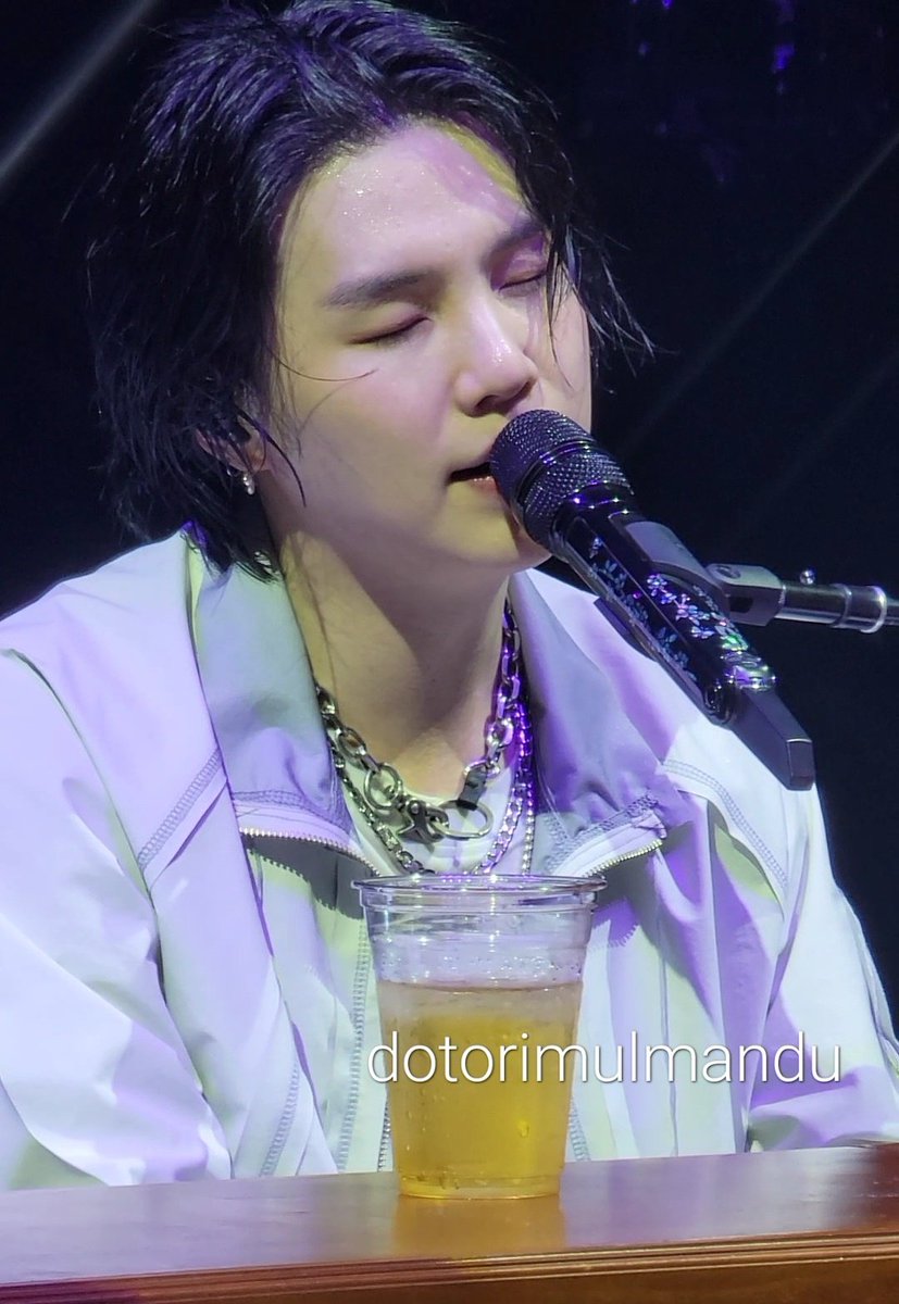 dotorimulmandu's tweet photo. 오늘의 민윤기...

BEAUTIFULLY SEXY https://t.co/gAyP3rG7ee