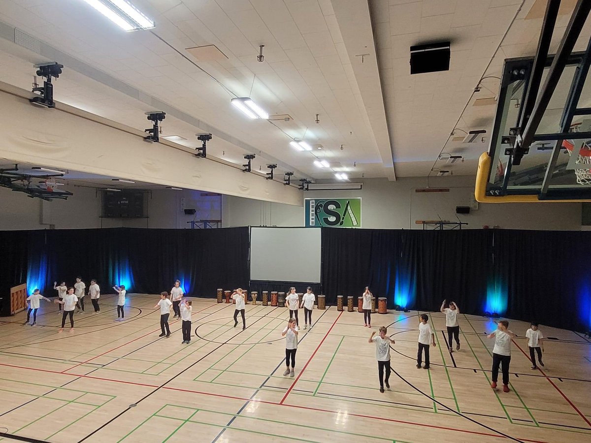 lattajayne1's tweet photo. Pod 2 did an amazing job showcasing their learning through the arts in their presentation of Circles Around Us! #kamloopsschoolofthearts #artsintegration #Kamloops_sd73 https://t.co/d9A7dZ1zKb