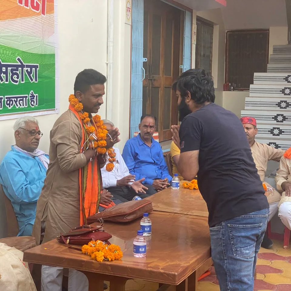 AjayMal85497714's tweet photo. #सिहोरानगर
 भारतीय जनता पार्टी #सिहोरा नगर मंडल में वृहद् बैठक का आयोजन हरिओम कैफ़े में किया गया बैठक में बूथ विजय संकल्प अभियान को लेकर जो सम्मेलन आयोज���त किया जाना है उसपर प्रकाश डाला गया आयोजन में मुख्य रूप से सिहोरा विधानसभा की लोकप्रिय विधायक प्रदेश मंत्रीभाजपा @NandniMaravi https://t.co/MmsbUpXrZv
