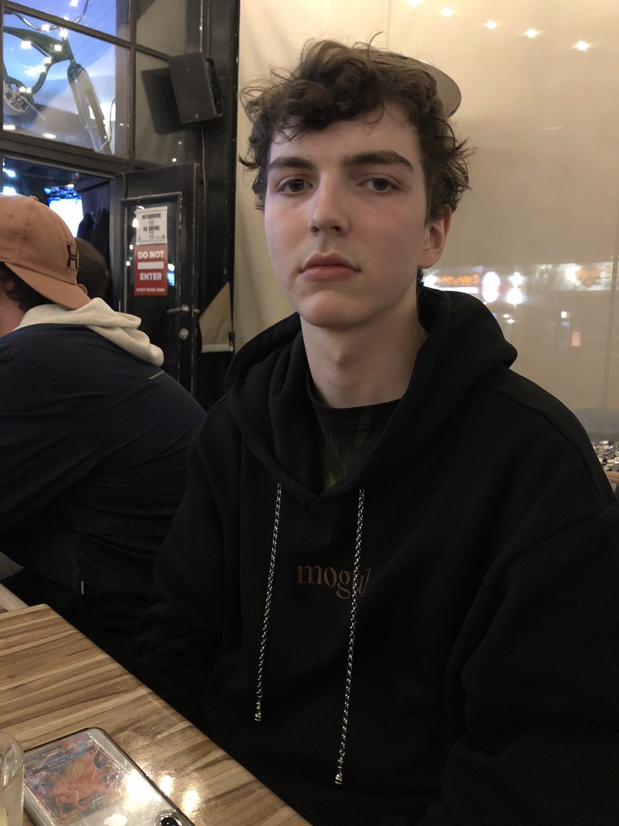 OnlyGreek's tweet image. My friend wore his mogul moves sweater to the bar and no one will talk to him
@slime_machine @TheYard @LudwigAhgren