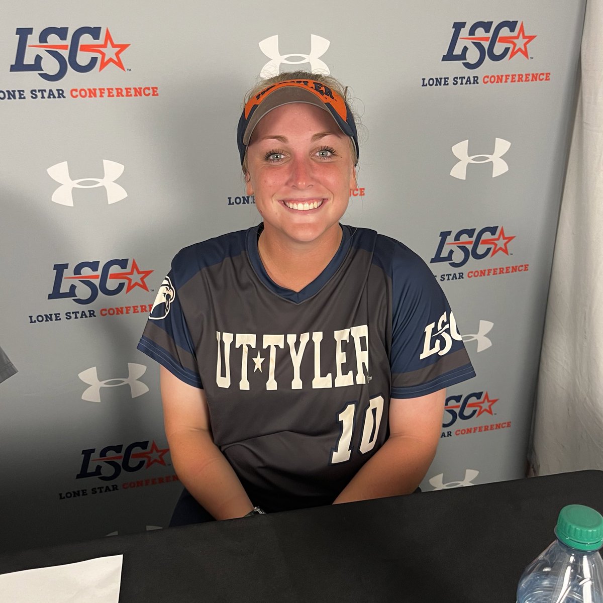 LoneStarConf's tweet image. Going-to-the-championship-game smiles from the @uttylerpatriots. 😀😀

#LSCsoft