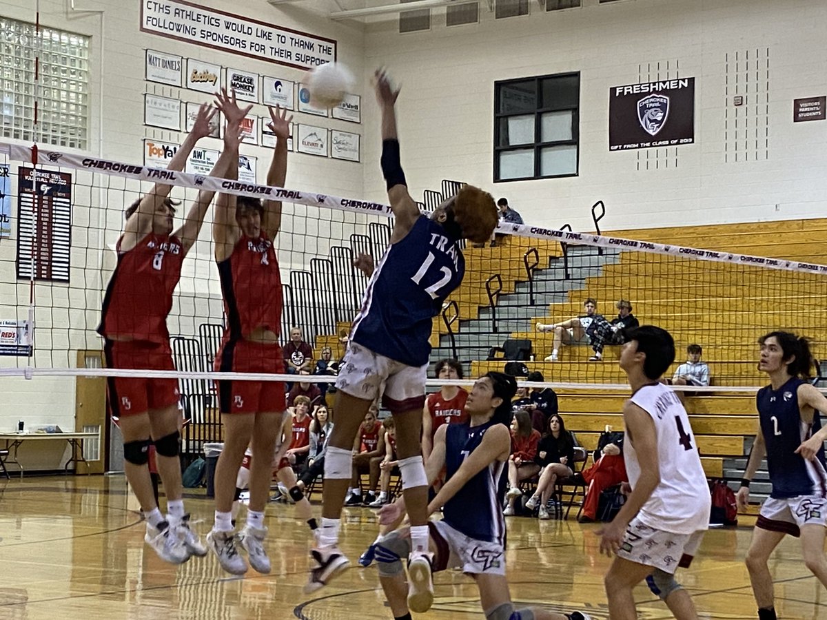 CCSDATHACT1's tweet image. 5A Boys Regional Volleyball: Region 2 - FINAL from Cherokee Trail - The Cougars take Region 2 honors with the 3-0 win over Cheyenne Mtn. earlier on Friday, and the 3 sets (25-16)(25-19)(25-17) to 1 set (24-26) win over Regis Jesuit in the nightcap. 
@CTHSAthletics @aurorasports