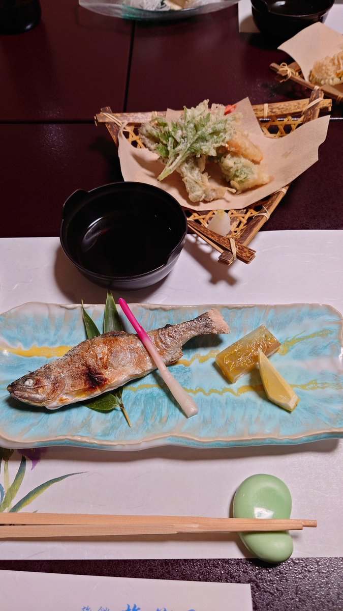 「ぜいたく晩ごはん」|りすべるRISBEL㌠のイラスト